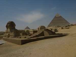 Pyramides