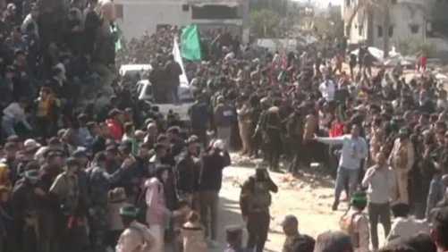 Beangstigende beelden bij vrijlating gijzelaars in Gaza